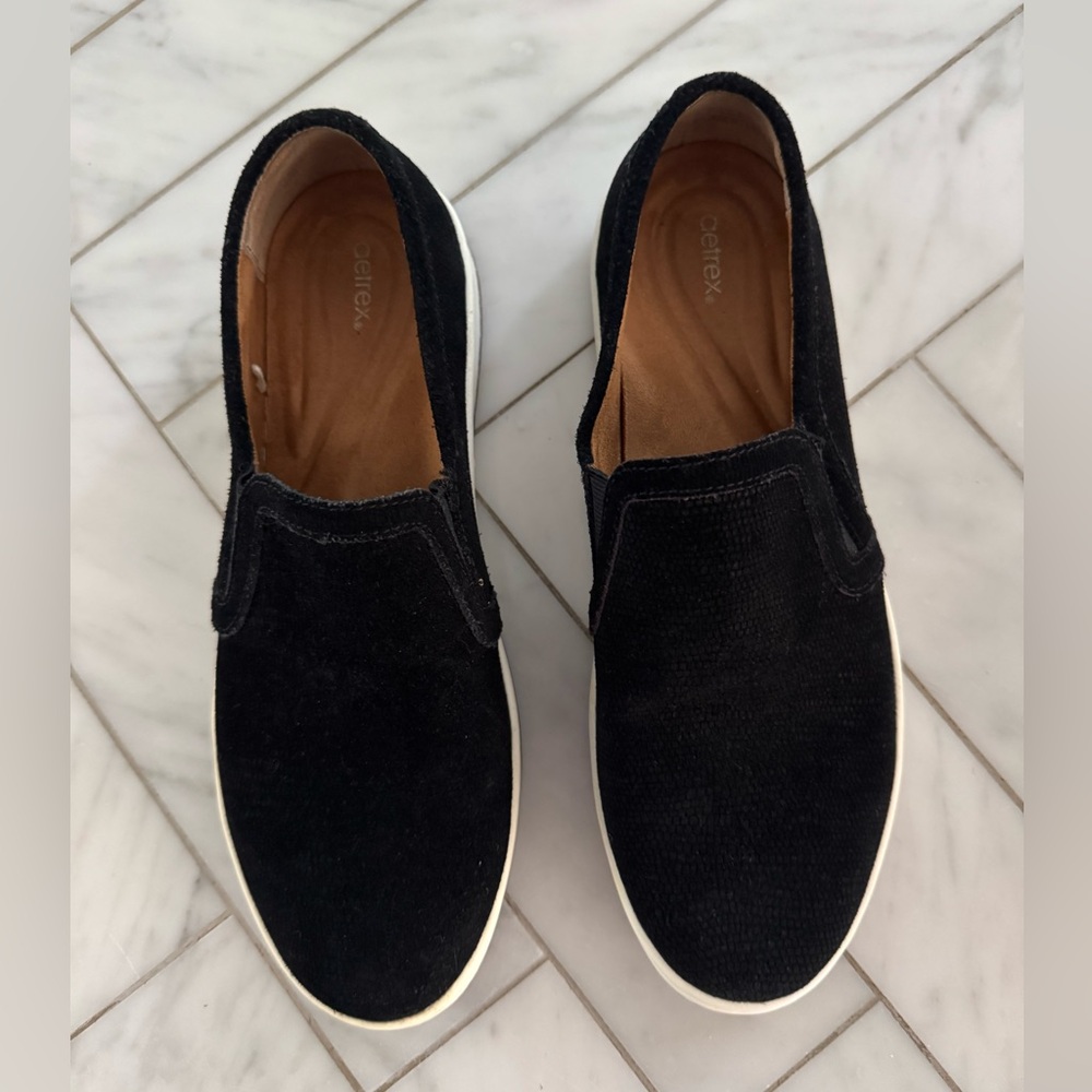 Aetrex Black Suede Slip-On women’s sneakers